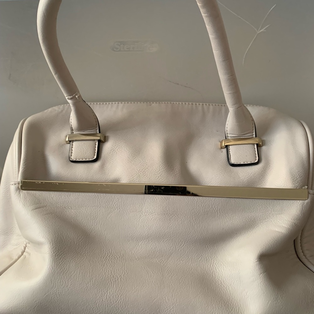 Off white hand bag